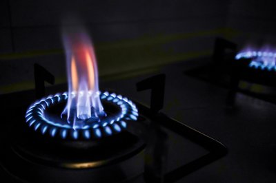 重慶燃?xì)馊ツ曩?億,今年一季度凈虧5144萬